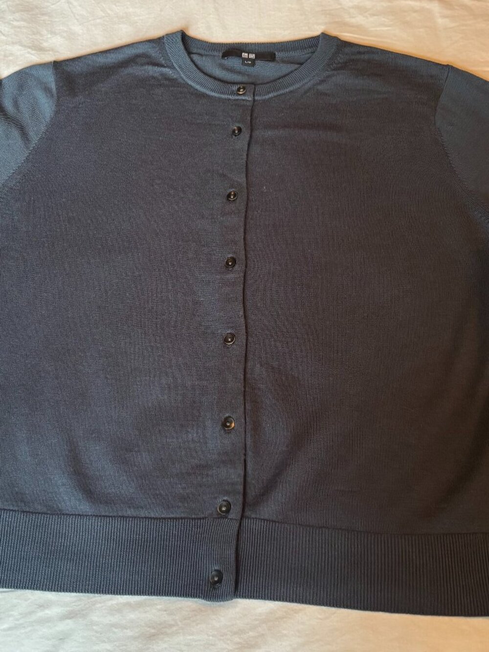 Uniqlo 100% Wool Smooth Fine Knit Crew Neck Cardigan L Grey Green EUC